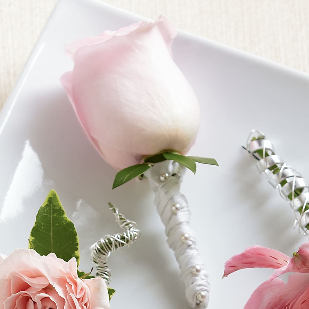 Pink Rose Boutonniere – Four Seasons Florist, Clarksville TN