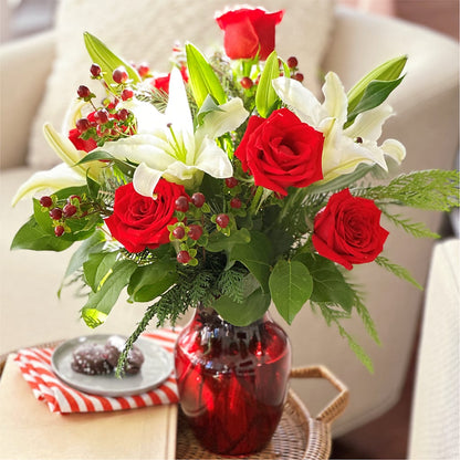 Evergreen Delight Bouquet –  Four Seasons Florist, Clarksville TN